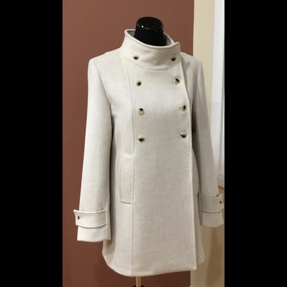 Women Coat - Picture 4 of 10